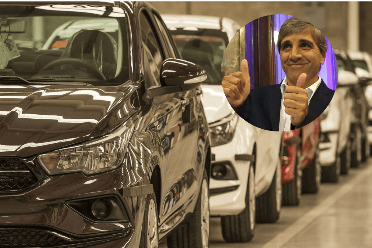 Imagen de un conjunto de autos 0KM que serían beneficiados por la quita de impuestos y en la esquina superior derecha al ministro de Economía argentino Luis Caputo
