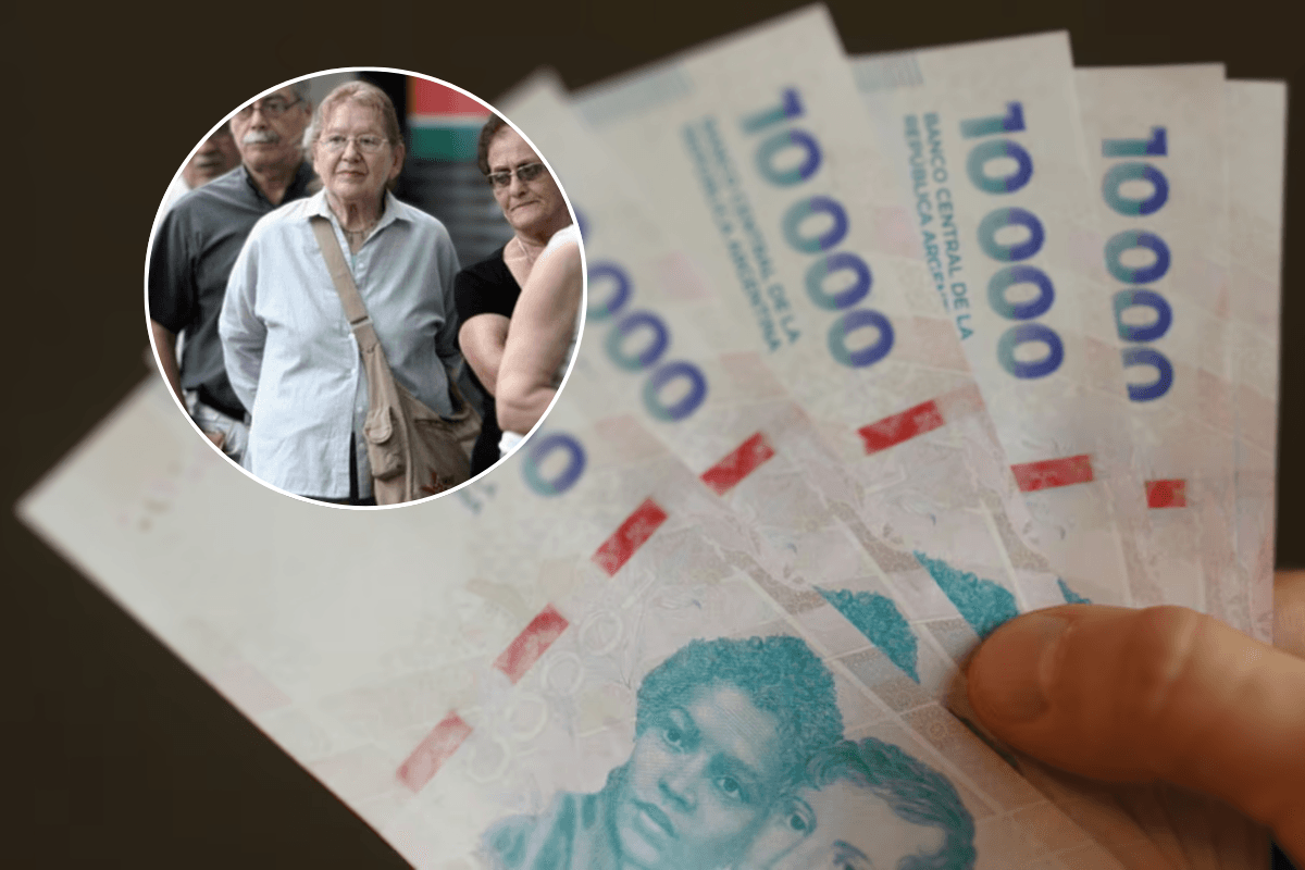 Imagen grande de pesos argentinos y en la parte superior izquierda unos jubilados