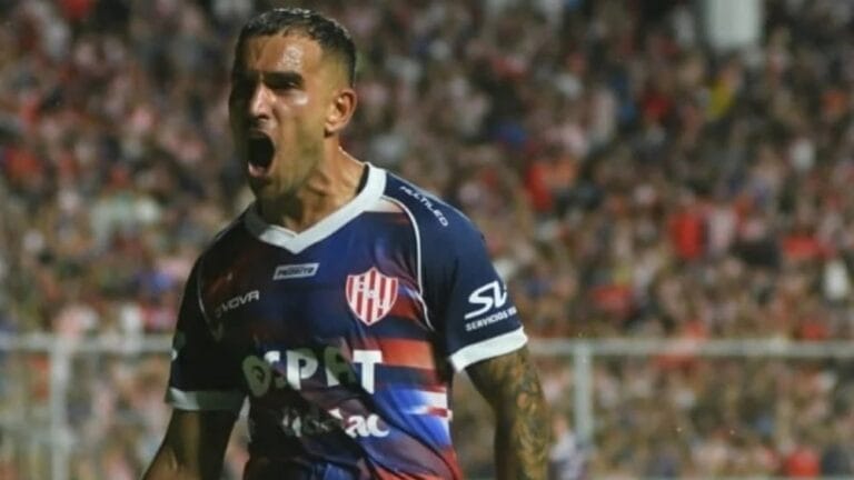 El jugador Fragapane de Unión de Santa Fe, quien igualó el partido contra Boca. 