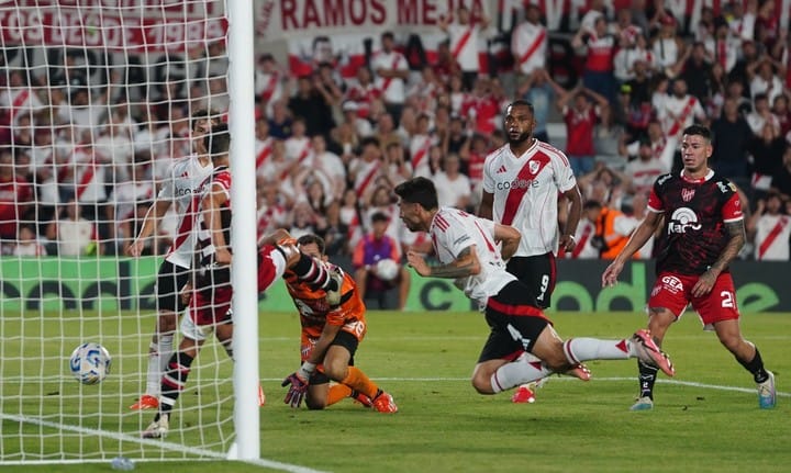 Imagen de el Gol de River sobre Instituto