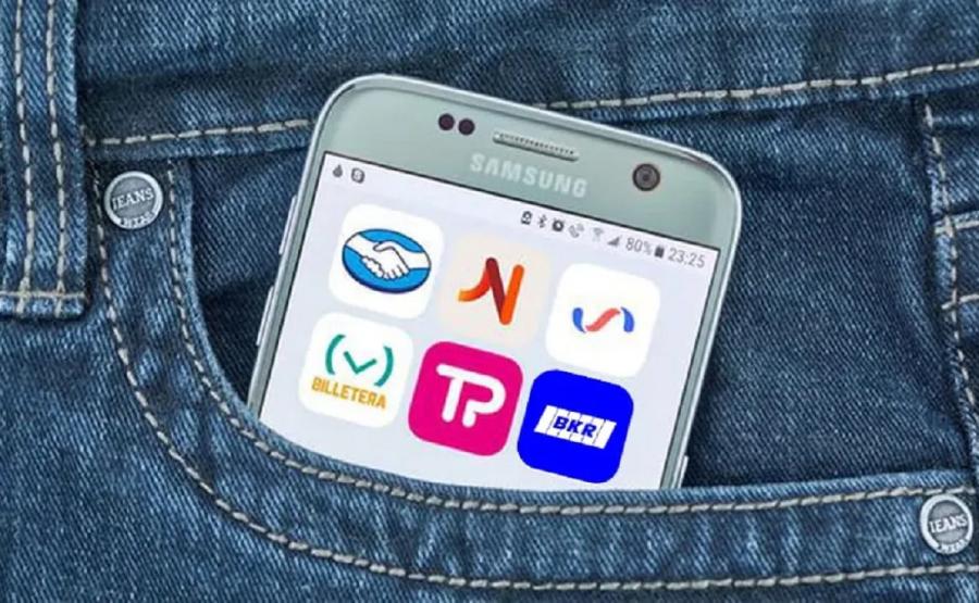 IImagen en la que se muestra un celular con aplicaciones de billeteras virtuales