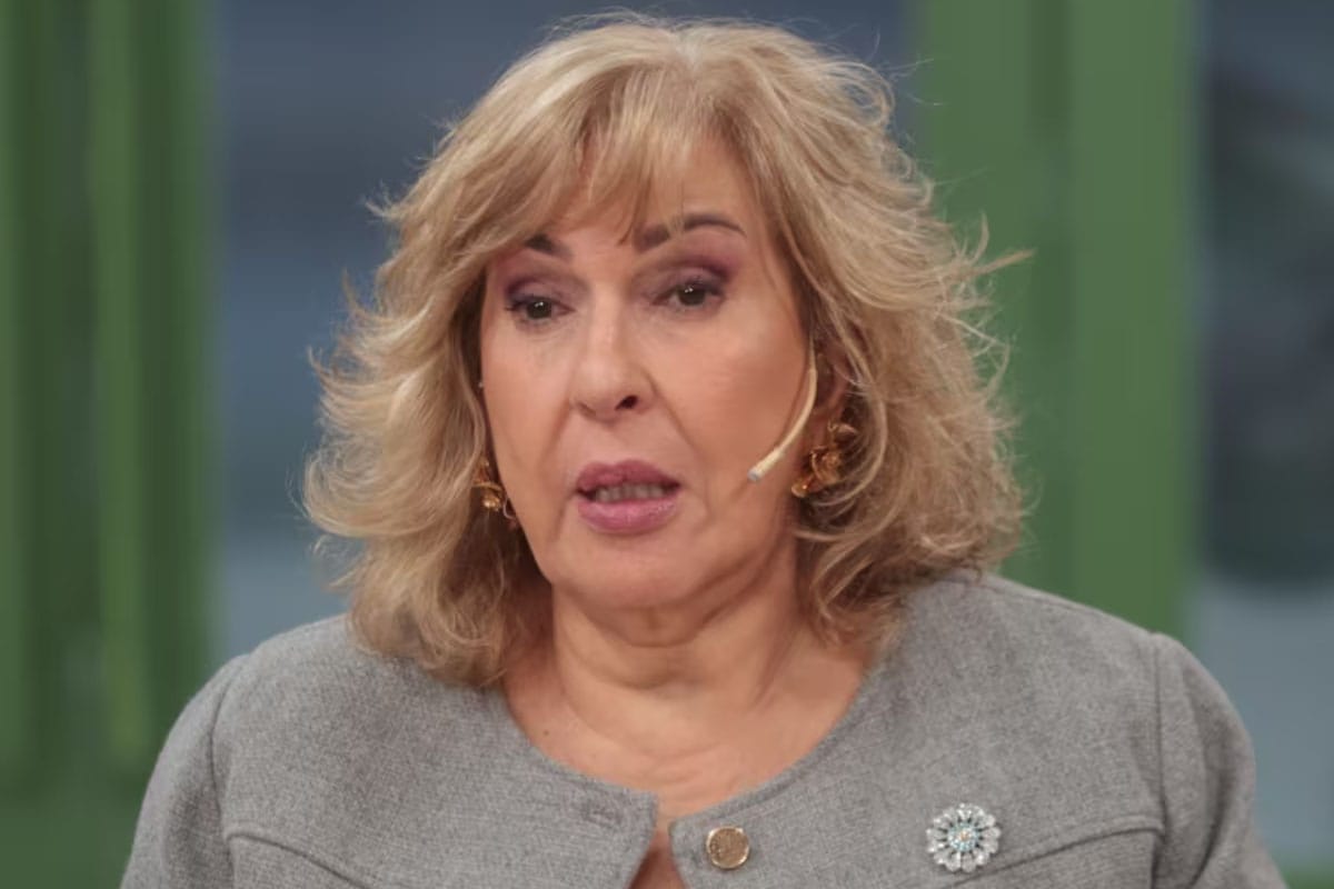 Foto de Georgina Barbarossa en un estudio televisivo.