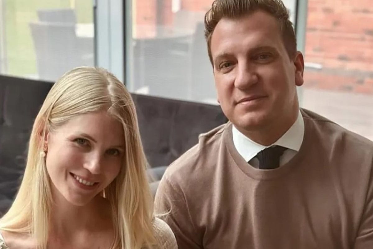 Foto de Daniela Christiansson junto a Maxi López.