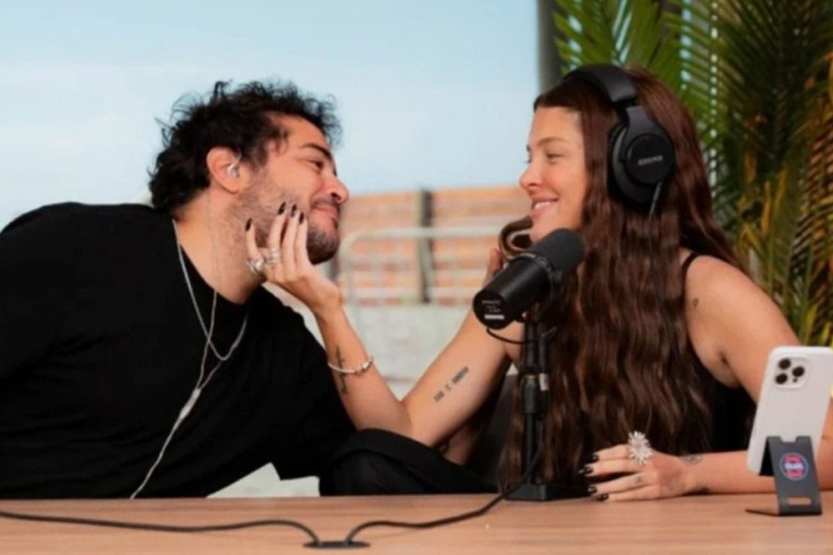 Homero Pettinato junto a Sofía Gonet "La Reini" en un estudio.