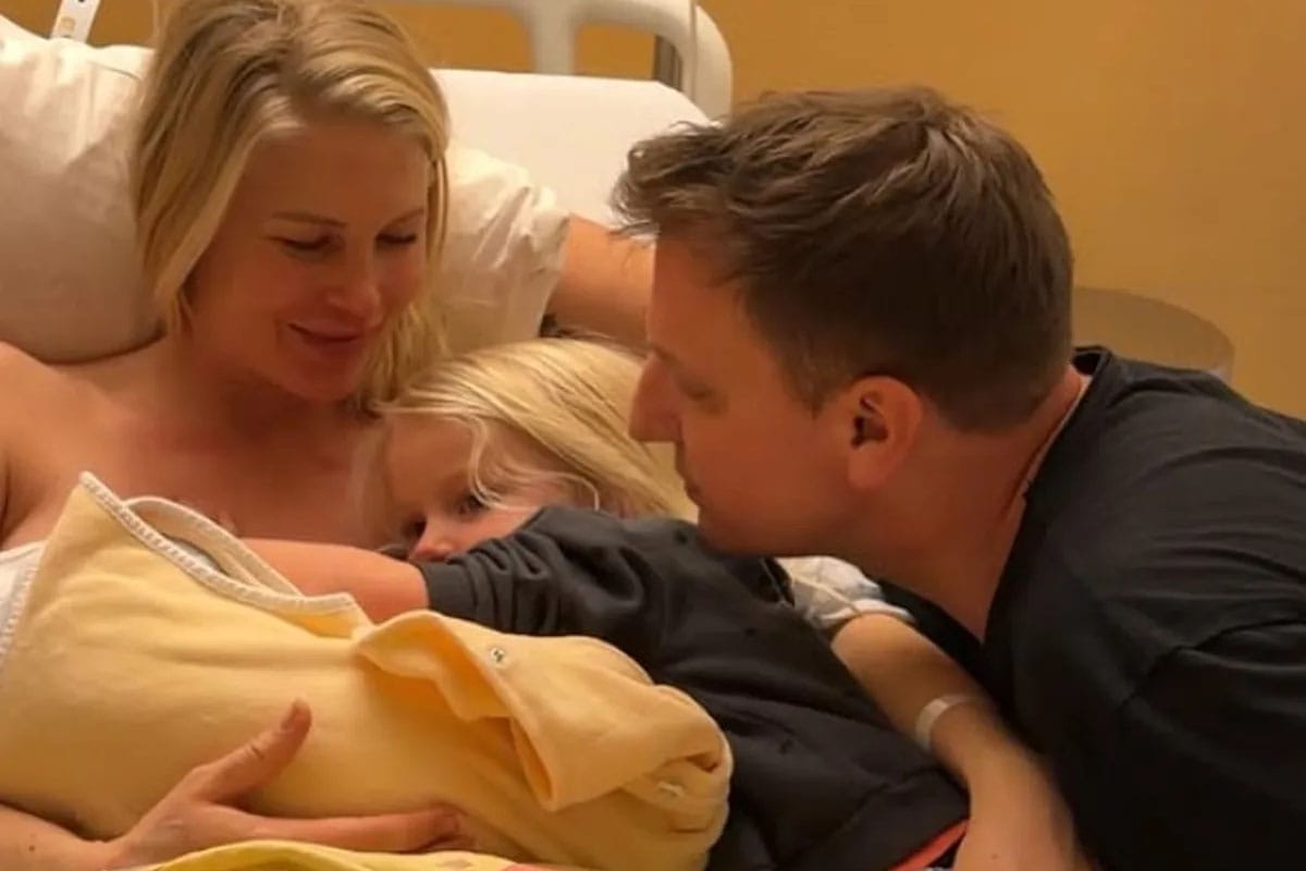 Foto de Daniela Christiansson, Elle y Maxi López con Lando.